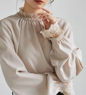 RANAN（ラナン）の「レースフリルプチハイネックブラウス（ブラウス）」｜ベージュ