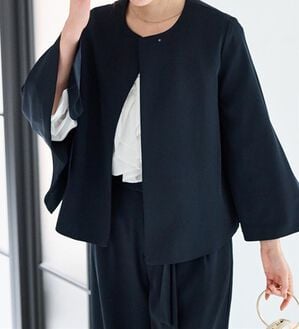 RANAN（ラナン）の「【２点セット】防しわ！洗える！ケープライクジャケットセットアップ（パンツスーツ）」｜ネイビーブラック