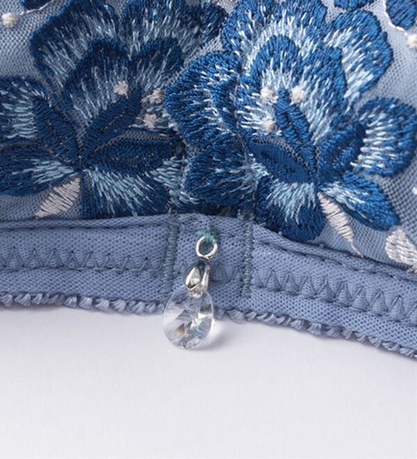 YU'NOW（ユナウ）の「ぷるるん谷間のノンワイヤーブラ＆ショーツ（ブラジャー＆ショーツセット）」｜詳細画像