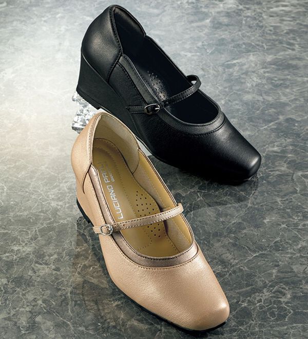 BELLUNA（ベルーナ）の「４Ｅ山羊革ベルト付配色ラインパンプス（パンプス）」｜詳細画像