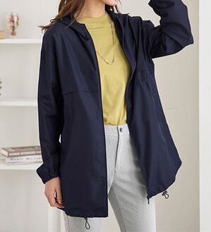 BELLUNA（ベルーナ）の「はっ水加工軽量パーカー（ポーチ付）（パーカー）」｜ネイビー