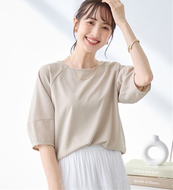alotta（アロッタ）の「【接触冷感】さらっと上品ランタンスリーブカットソー（カットソー）」｜グレージュ／５分丈