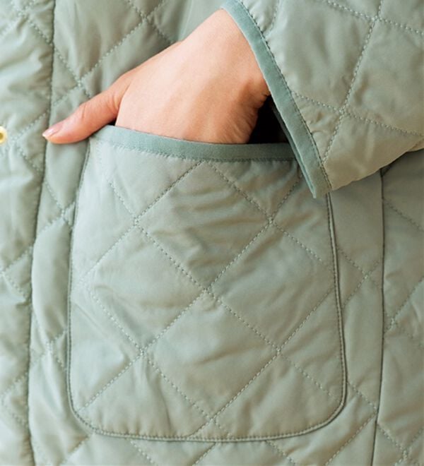 BELLUNA（ベルーナ）の「パイピング使い裏ボアキルトコート（ハーフコート）」｜詳細画像