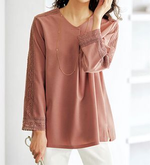 BELLUNA（ベルーナ）の「カットジョーゼット素材レース使いブラウス（カットソー）」｜詳細画像