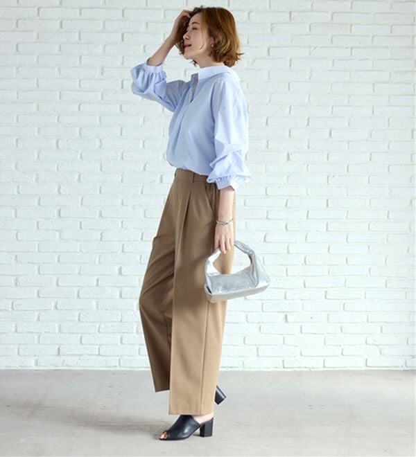 BELLUNA（ベルーナ）の「袖タックデザインスキッパーシャツ（シャツ）」｜詳細画像