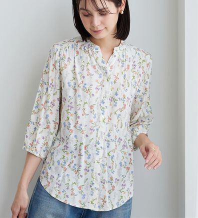 BELLUNA（ベルーナ）の「レーヨン素材ギャザー使いプリントブラウス（ブラウス）」