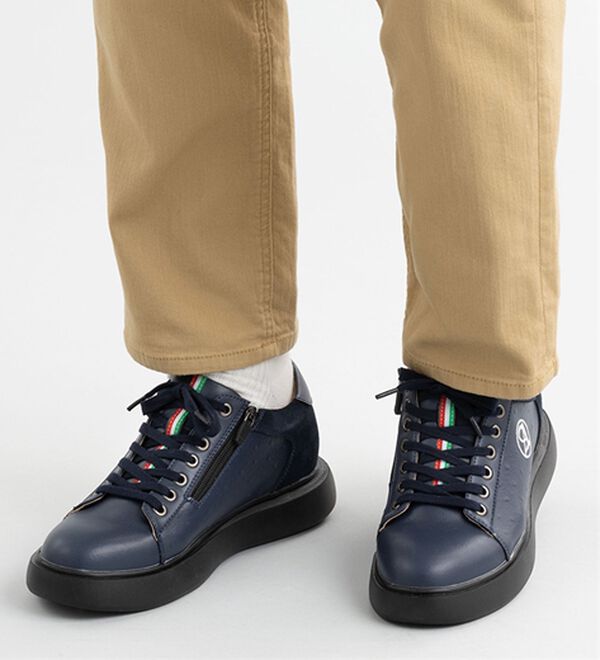 「＜アンティバ＞オーストリッチ調型押しスタイルアップスニーカー（メンズスニーカー）」｜詳細画像