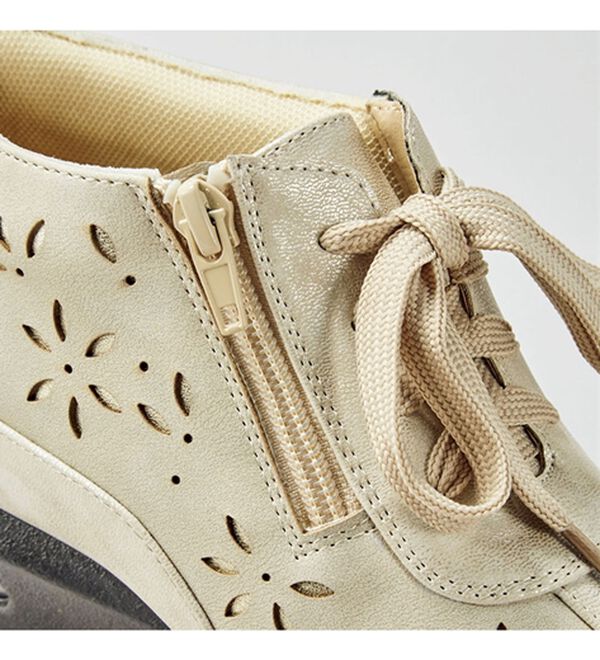 BELLUNA（ベルーナ）の「４Ｅカットワークハイカットシューズ（ブーツ）」｜詳細画像