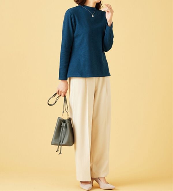 BELLUNA（ベルーナ）の「肌に優しい吸湿発熱ふんわりプルオーバー（カットソー）」｜詳細画像