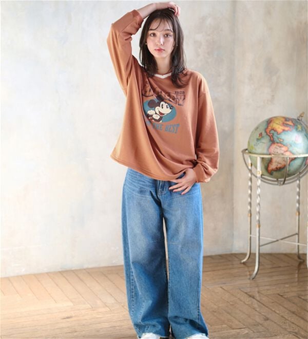 BELLUNA（ベルーナ）の「＜Ｄｉｓｎｅｙ＞【ミッキー】裏毛Ｖネックトレーナー（カットソー）」｜詳細画像