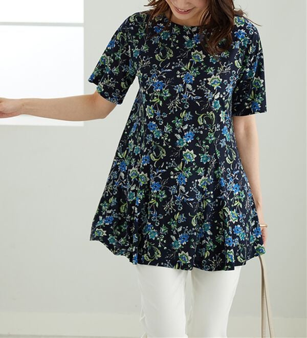 BELLUNA（ベルーナ）の「冷感フレアーシルエットプリントチュニック（チュニック）」｜詳細画像