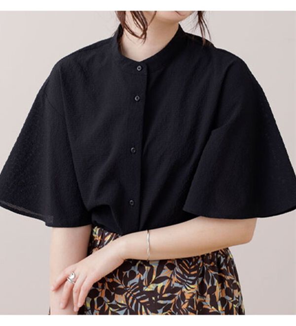 BELLUNA（ベルーナ）の「サッカー素材袖デザインブラウス（ブラウス）」｜黒