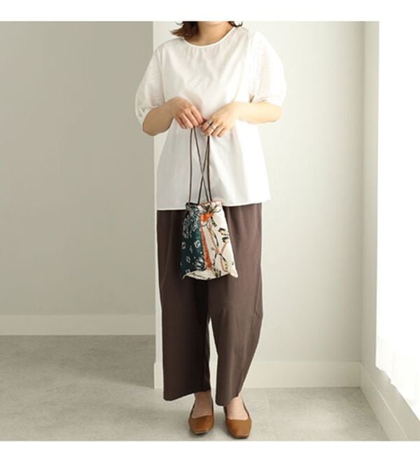 BELLUNA（ベルーナ）の「袖刺しゅう切替デザインブラウス（ブラウス）」｜詳細画像