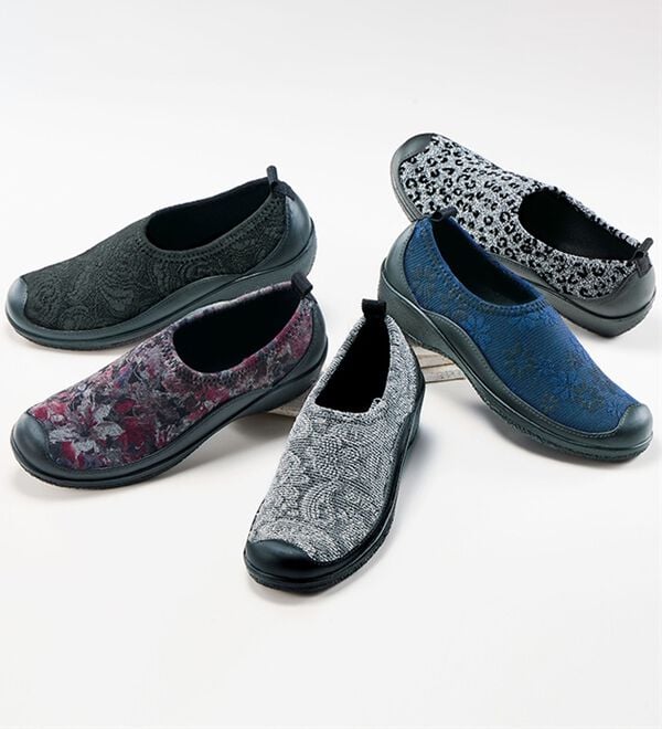 BELLUNA（ベルーナ）の「ゆったりワイズのびの～びウェッジシューズ（パンプス）」｜詳細画像