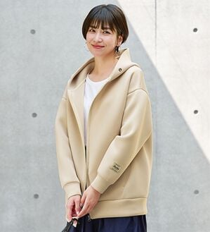 BELLUNA（ベルーナ）の「肩が疲れにくい！マシュマロ感覚ジップフーディー（ブルゾン）」｜ベージュ