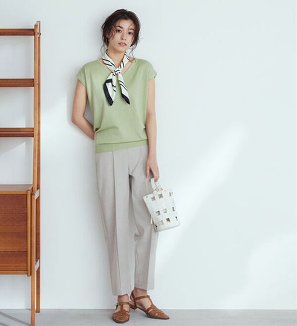 Pierrot（ピエロ）の「【選べる２ネック】シルクタッチフレンチスリーブニット（ニット・セーター）」｜詳細画像