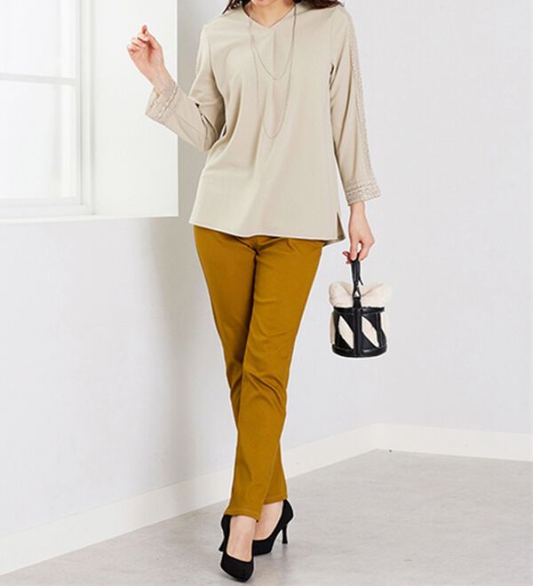 BELLUNA（ベルーナ）の「カットジョーゼット素材レース使いブラウス（カットソー）」｜詳細画像