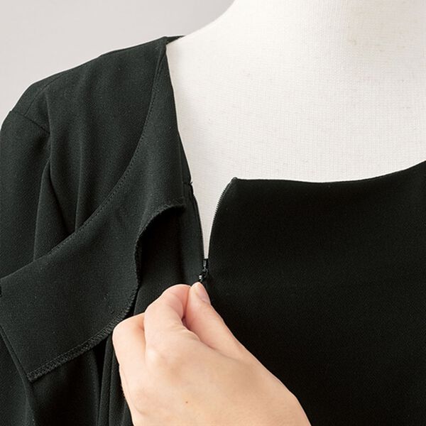 BELLUNA（ベルーナ）の「北陸幾何柄ジャカード素材ワンピースアンサンブル（ブラックフォーマル（喪服・礼服））」｜詳細画像