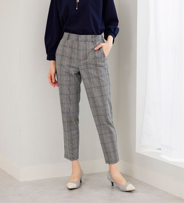 BELLUNA（ベルーナ）の「サマ見え！美脚テーパードパンツ（テーパードパンツ）」｜詳細画像