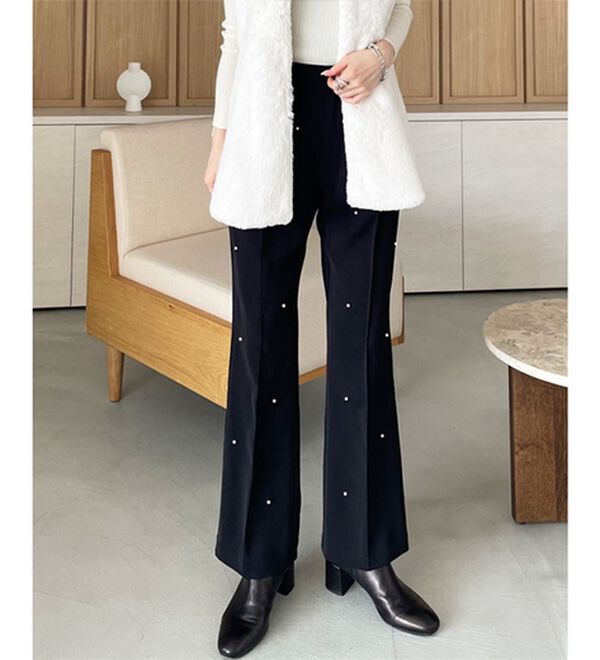 GeeRA（ジーラ）の「【YOUING.】パールデザインフレアーパンツ（フルレングスパンツ）」｜詳細画像