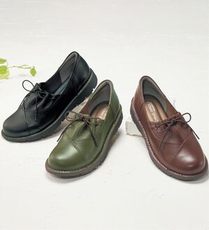 BELLUNA（ベルーナ）の「５Ｅ幅広ギャザーデザイン牛革シューズ（スリッポン）」｜詳細画像