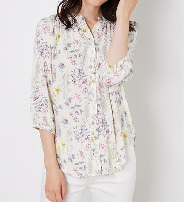 BELLUNA（ベルーナ）の「【接触冷感】レーヨン素材ギャザー使いプリントブラウス（ブラウス）」｜アイボリー花柄