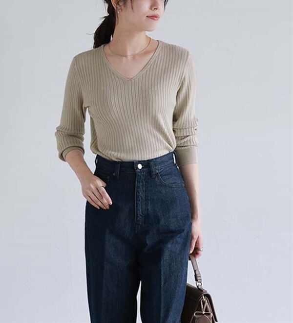 Pierrot（ピエロ）の「【洗濯機で洗える】ネックが選べるシルクタッチリブニット（ニット・セーター）」｜詳細画像