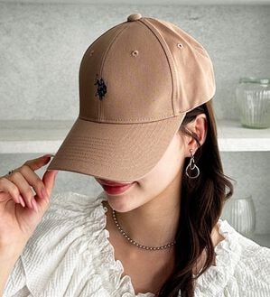 GeeRA（ジーラ）の「【ＵＳ．ＰＯＬＯ．ＡＳＳＮ】綿１００％深つばベースボールキャップ（帽子）」｜ベージュ