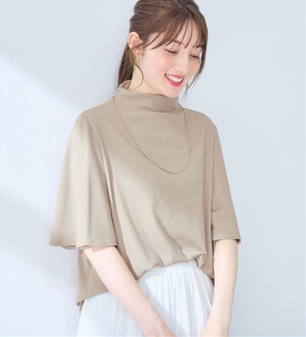 alotta（アロッタ）の「上品フレアー袖リブＴシャツ（カットソー）」｜ライトベージュ