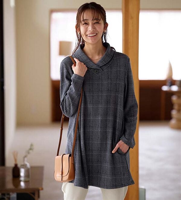 BELLUNA（ベルーナ）の「まるで着る毛布！裏ファーデザインチュニック（チュニック）」｜詳細画像
