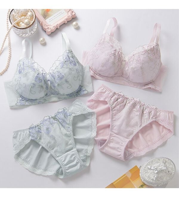 LAVIENNE（ラヴィエンヌ）の「ナチュラル美胸のふわかるブラ＆ショーツ（ブラジャー＆ショーツセット）」｜詳細画像