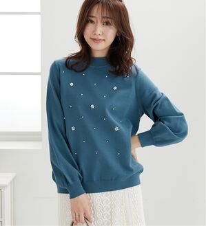 BELLUNA（ベルーナ）の「パール付ニットプルオーバー（ニット・セーター）」｜エメラルドグリーン