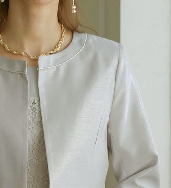 BELLUNA（ベルーナ）の「シャンタン素材ノーカラージャケットレースワンピースアンサンブル（ワンピースセットスーツ）」｜詳細画像