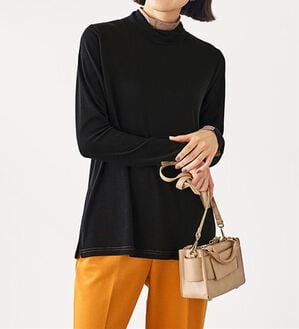 BELLUNA（ベルーナ）の「しっとり素材配色デザインプルオーバー（カットソー）」｜黒×ベージュ