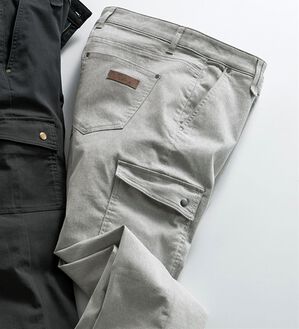 「＜コムルヴァン・オム＞キレイ目に着こなす大人のカーゴパンツ（メンズフルレングスパンツ）」｜シルバーグレー