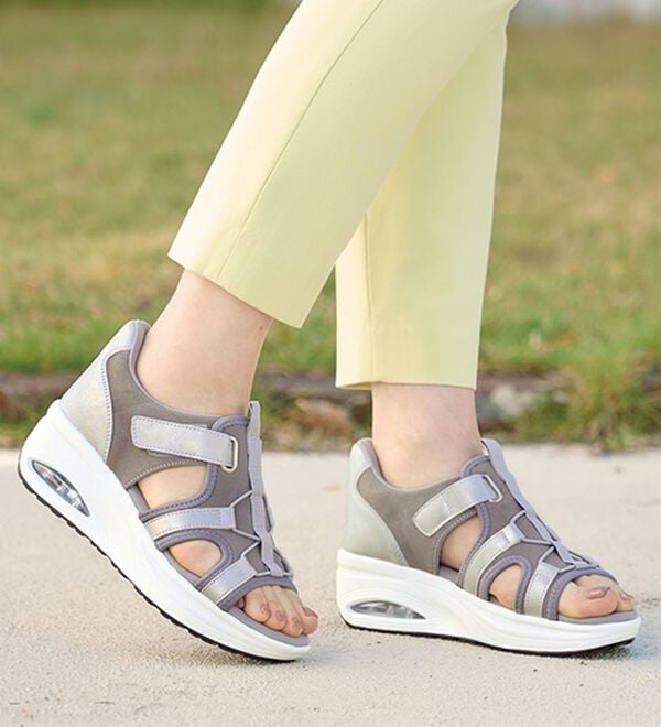 BELLUNA（ベルーナ）の「サッと履けるエアソールスニーカーサンダル（サンダル・ミュール）」｜詳細画像