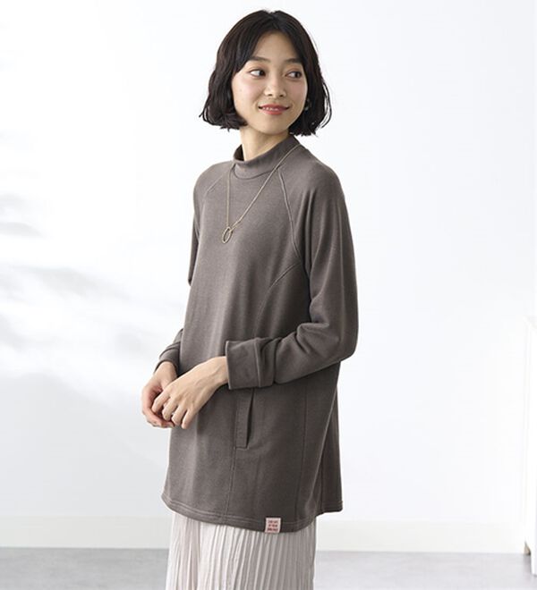 BELLUNA（ベルーナ）の「綿入り素材ラグランデザインポケットトレーナー（トレーナー・スウェット）」｜詳細画像
