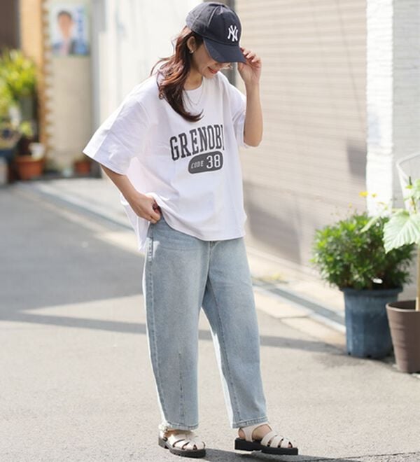 A HAPPY MARILYN（アハッピーマリリン）の「【Ｍ～８Ｌ】【接触冷感・ＵＶ対策】カレッジプリント裾ラウンドＴシャツ（Tシャツ）」｜詳細画像