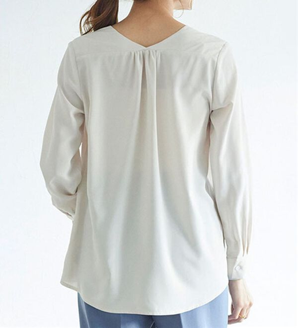 Pierrot（ピエロ）の「ノーカラーブラウス（ブラウス）」｜詳細画像