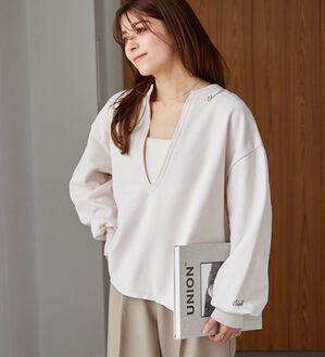 RANAN（ラナン）の「裏起毛Ｖネックロゴ刺しゅうスウェット（トレーナー・スウェット）」｜アイボリー