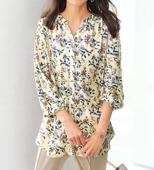 シャツ ブラウス レーヨン素材ギャザーデザインブラウス 花柄 上品 高級感 L レーヨン素材ギャザーデザインブラウス - ベルーナ公式