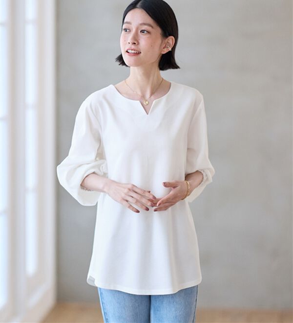 Viola e Viola（ヴィオラ エ ヴィオラ）の「らくキレイ　キーネックチュニックブラウスＴシャツ（チュニック）」｜詳細画像