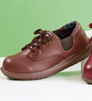 BELLUNA（ベルーナ）の「５Ｅフットベットクッション中敷シューズ（フラットシューズ）」｜ブラウン