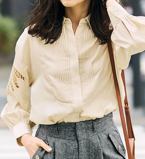 RANAN（ラナン）の「袖刺しゅう使いシャツブラウス（ブラウス）」｜詳細画像