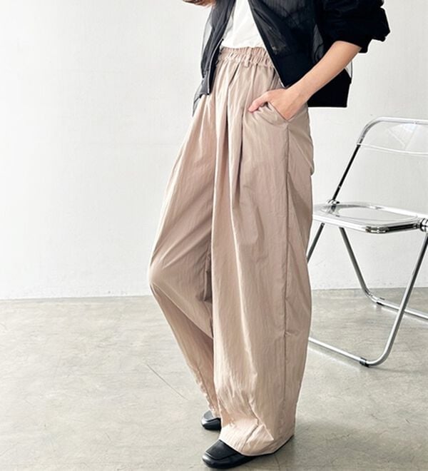GeeRA（ジーラ）の「さらとろ素材が嬉しい！ダブルタックワイドパンツ（フルレングスパンツ）」｜詳細画像
