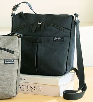 BELLUNA（ベルーナ）の「軽量縦型杢調ショルダーバッグ（ショルダーバッグ）」｜黒