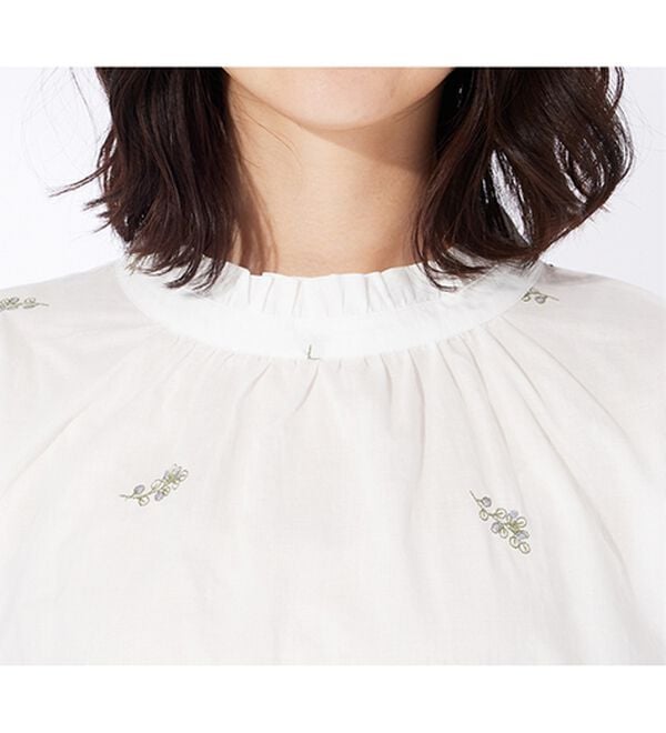 BELLUNA（ベルーナ）の「綿100％とび花刺しゅうブラウス（ブラウス）」｜詳細画像