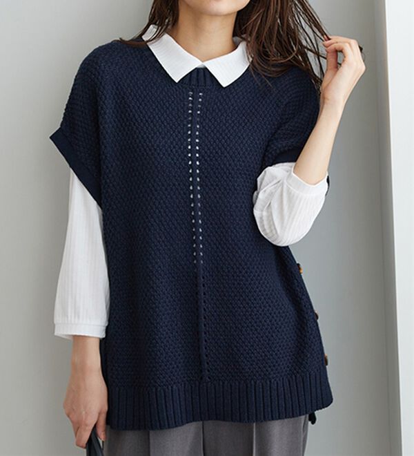 BELLUNA（ベルーナ）の「ボタン使いゆったりニットベスト（ベスト）」｜詳細画像