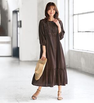 BELLUNA（ベルーナ）の「インド綿胸元デザインワンピース（その他ワンピース）」｜ブラウン