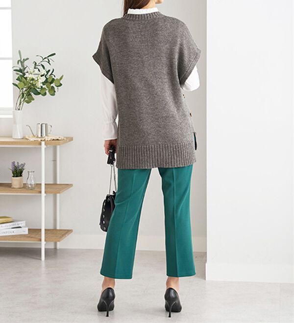 BELLUNA（ベルーナ）の「ボタン使いゆったりニットベスト（ベスト）」｜詳細画像